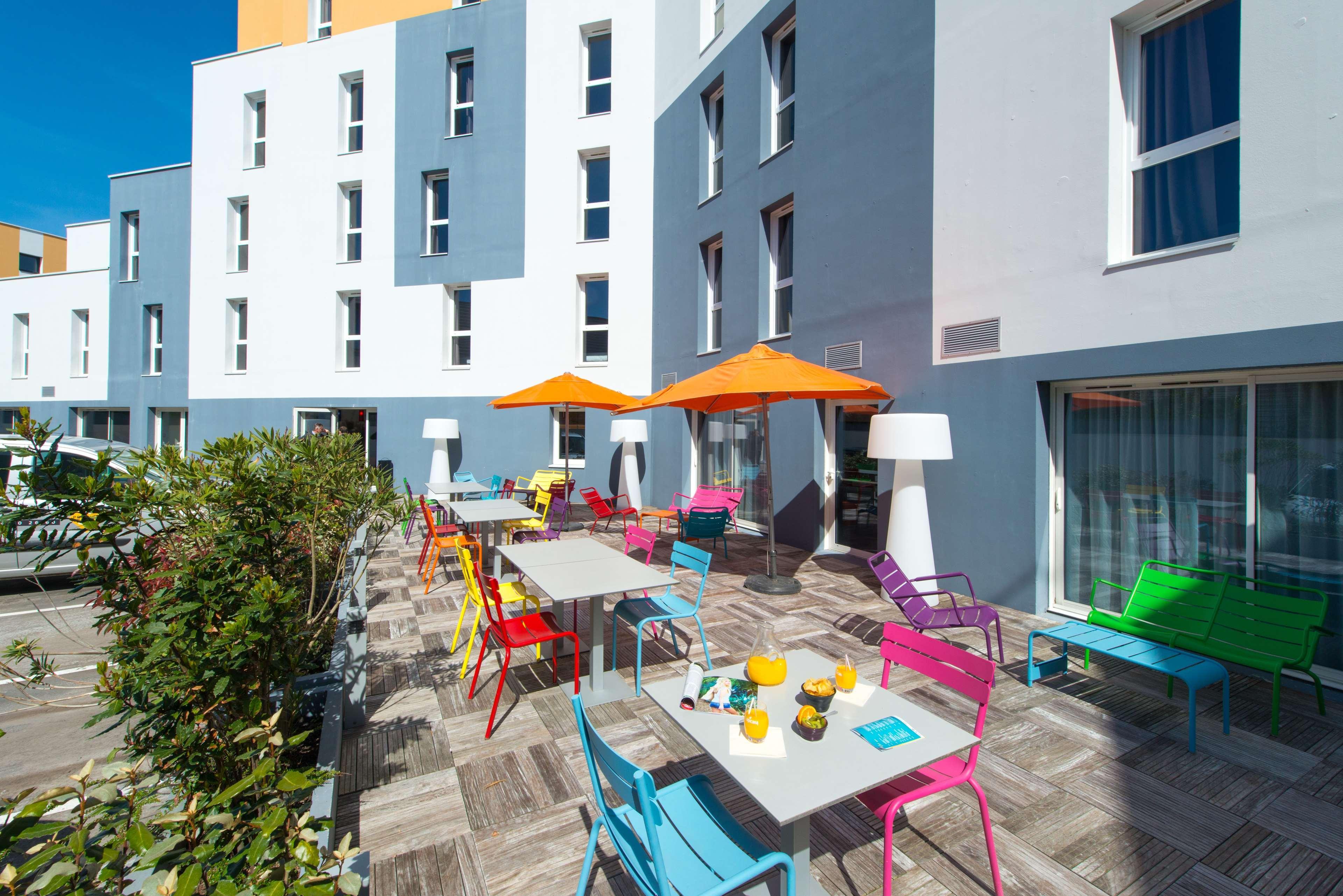 Kyriad La Rochelle Centre - Les Minimes Hotel Exterior photo